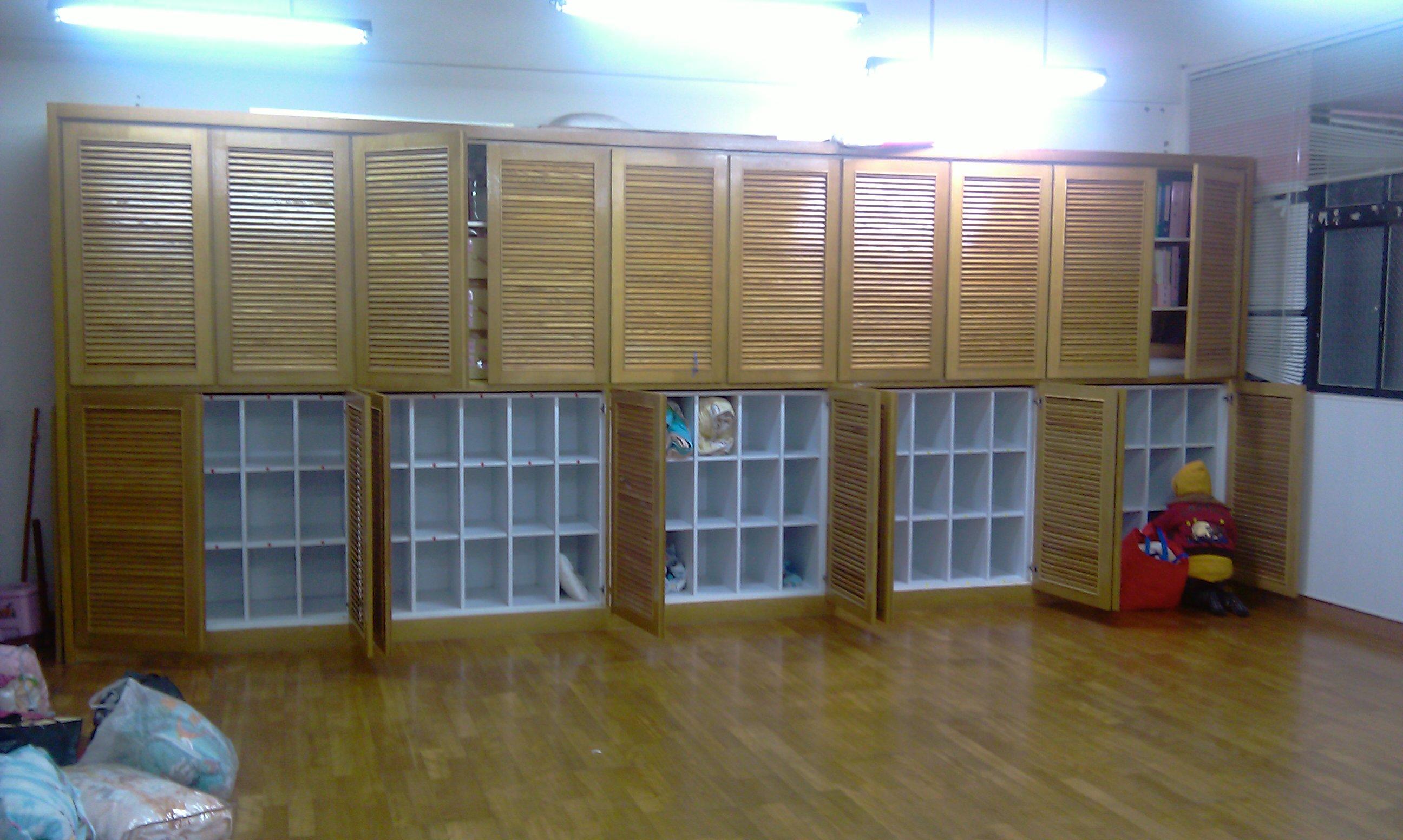 19.5 教具書包棉被櫃