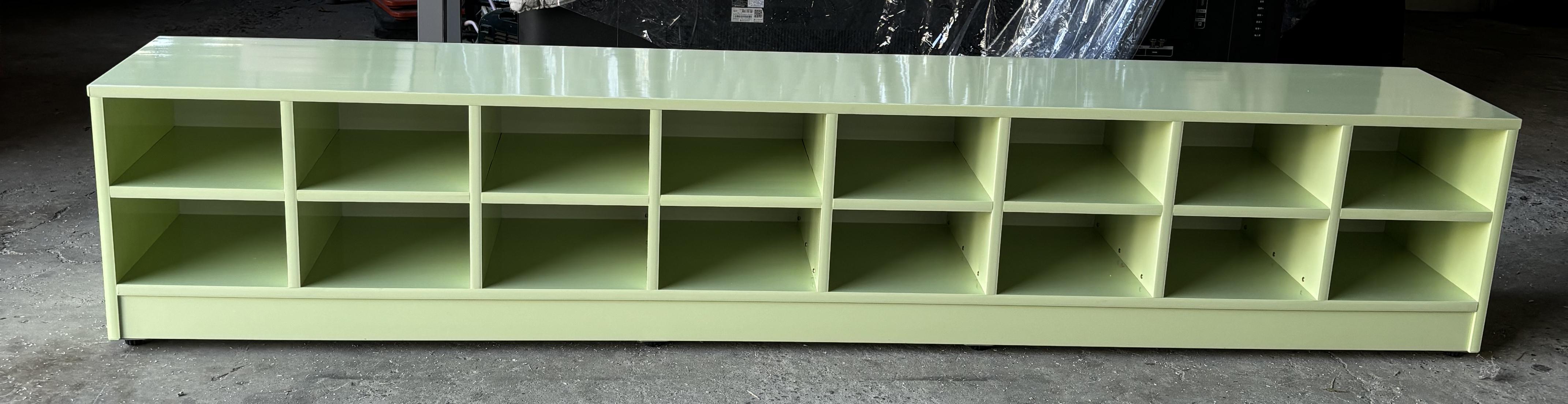 9.6 十六人幼幼鞋櫃(塑鋼)