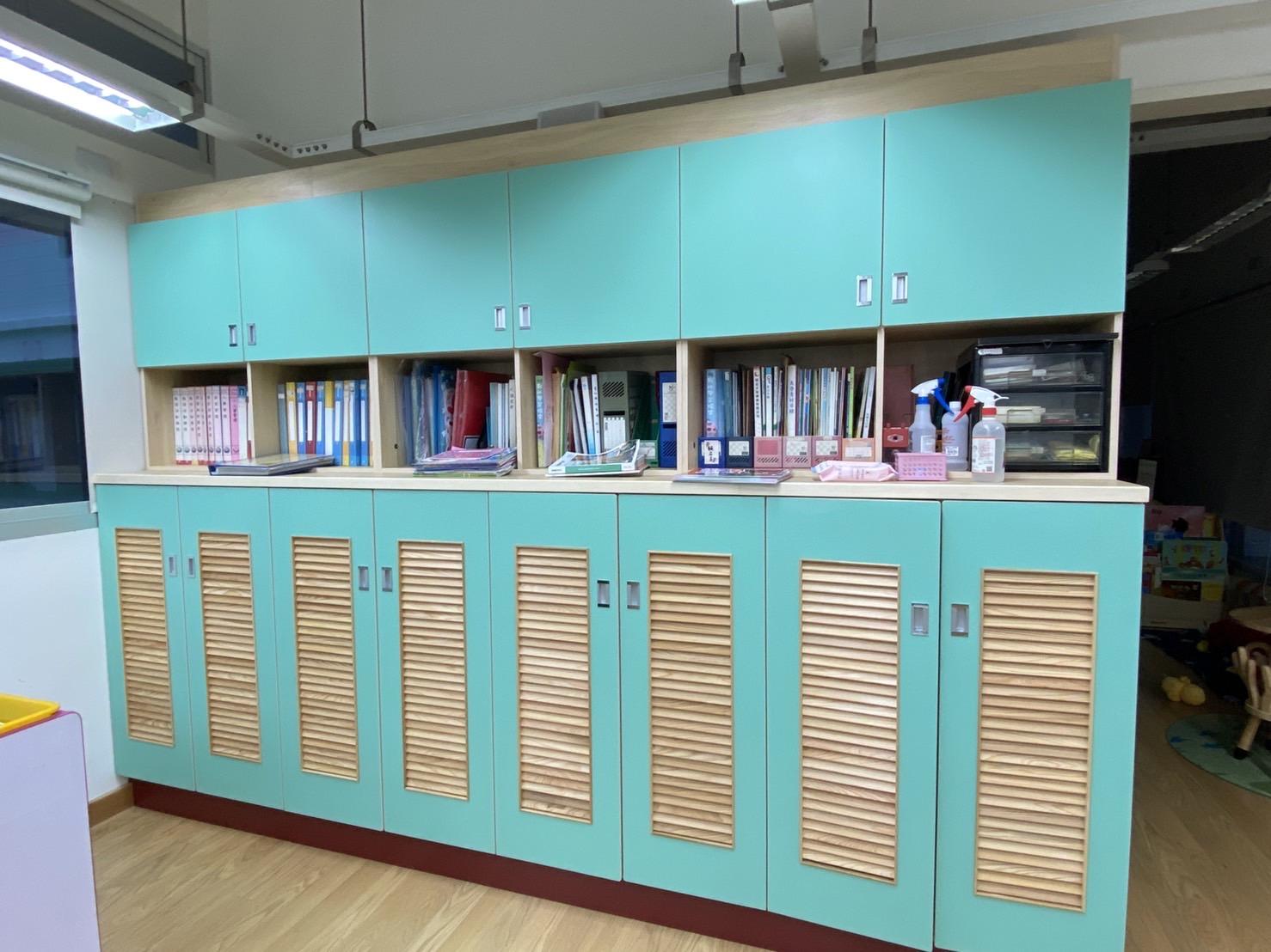 9.4 百葉白板棉被櫃