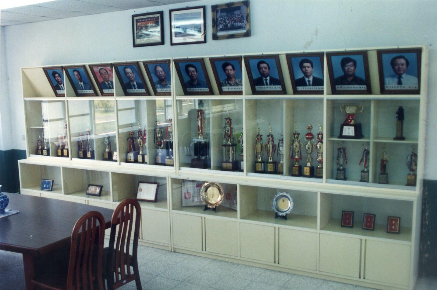 19.1 展示資料櫃