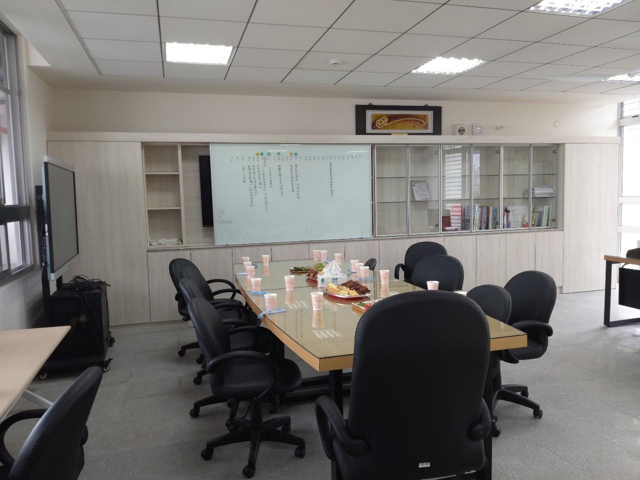 11.2 辦公白板櫃