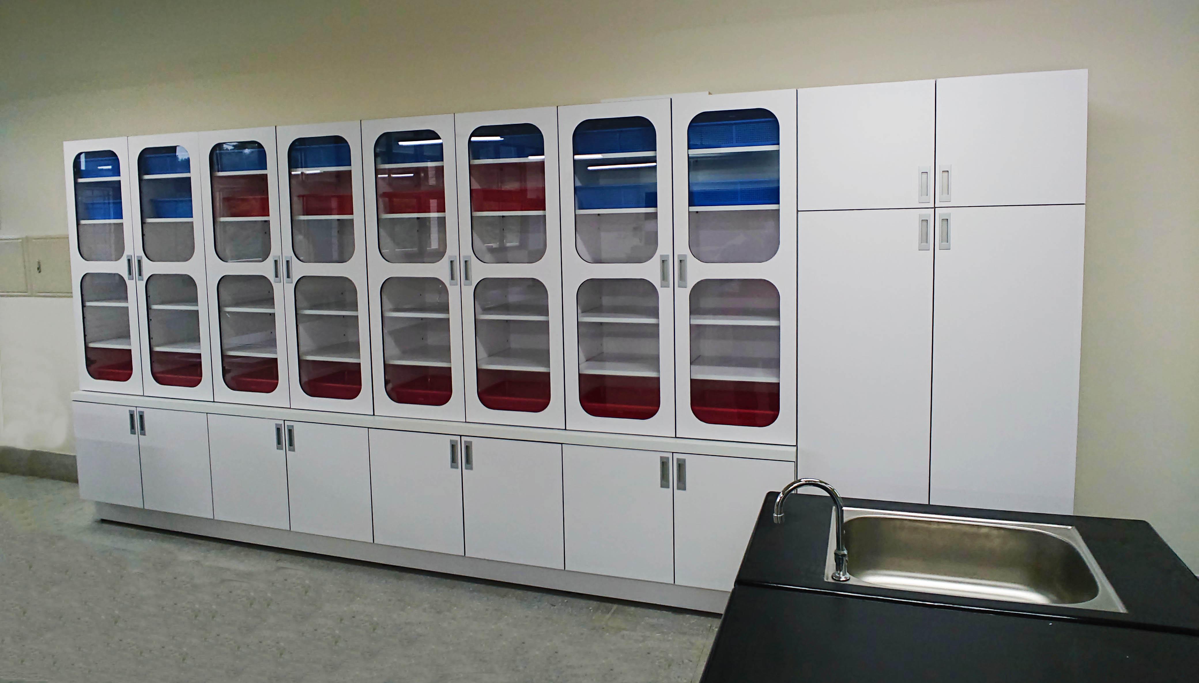 11.1 器材藥品櫃