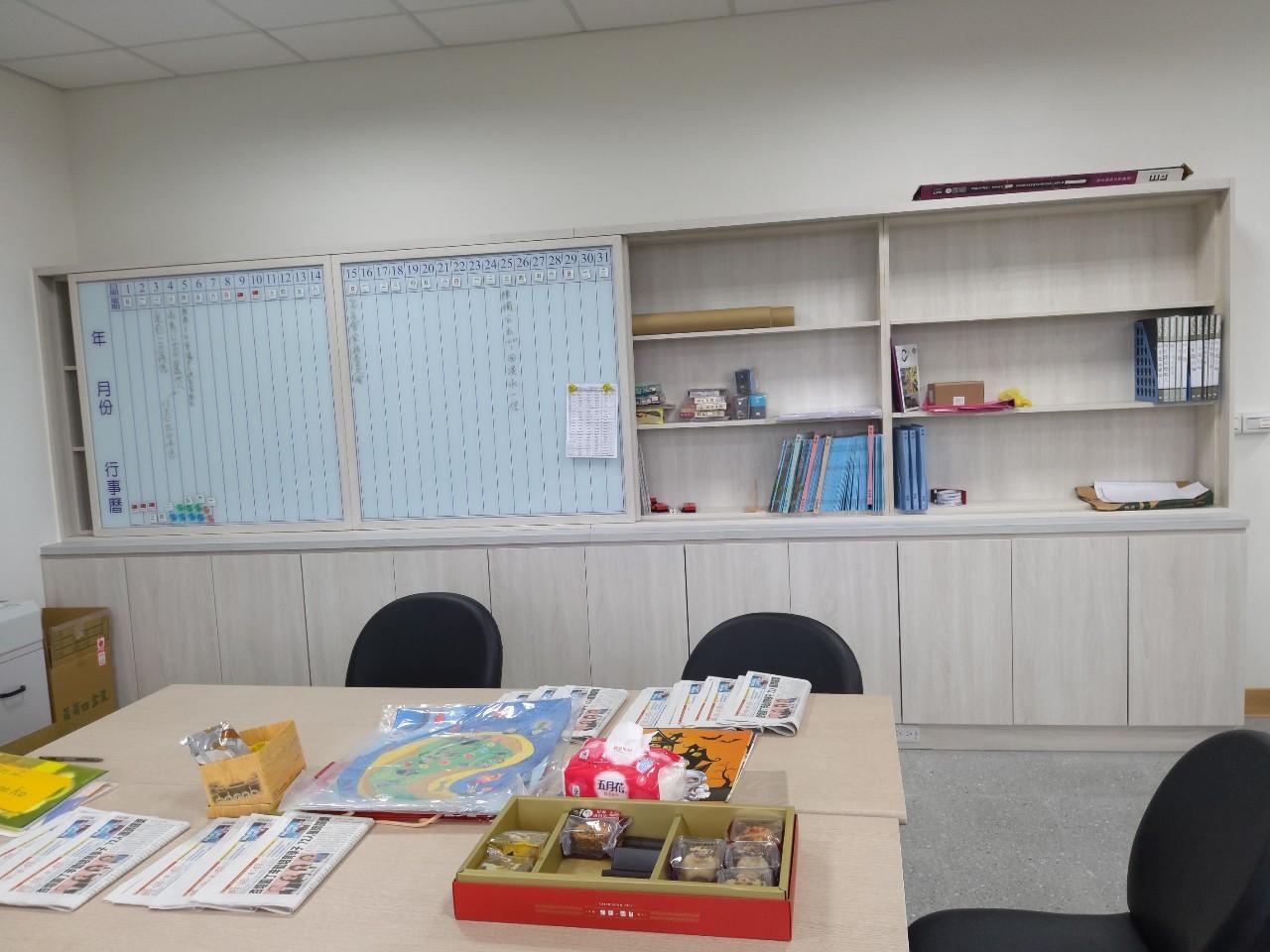 11.4 辦公白板櫃