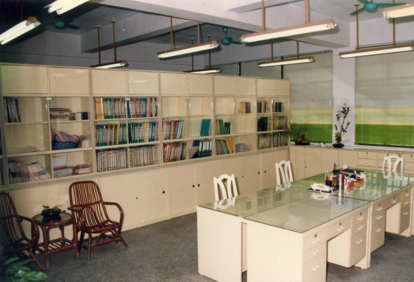 17.4 辦公資料櫃