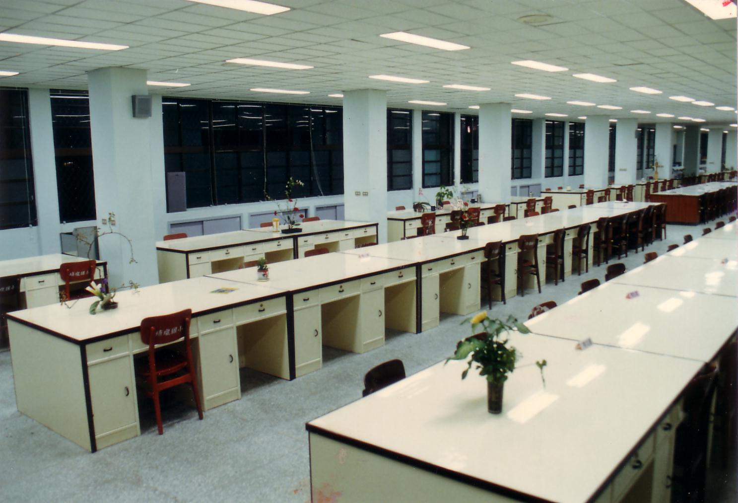 31.3 辦公桌實例(塑鋼)