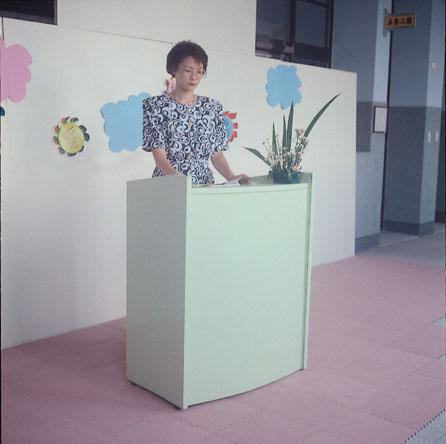 15.1 舒美講桌(塑鋼)