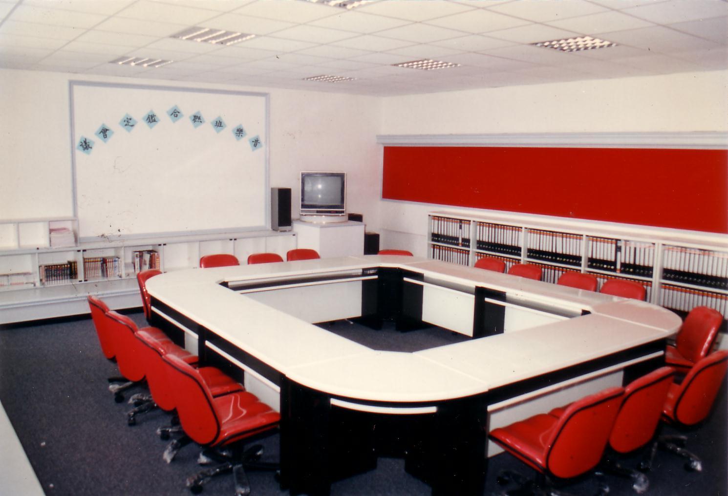 21.1 組合會議桌(塑鋼)