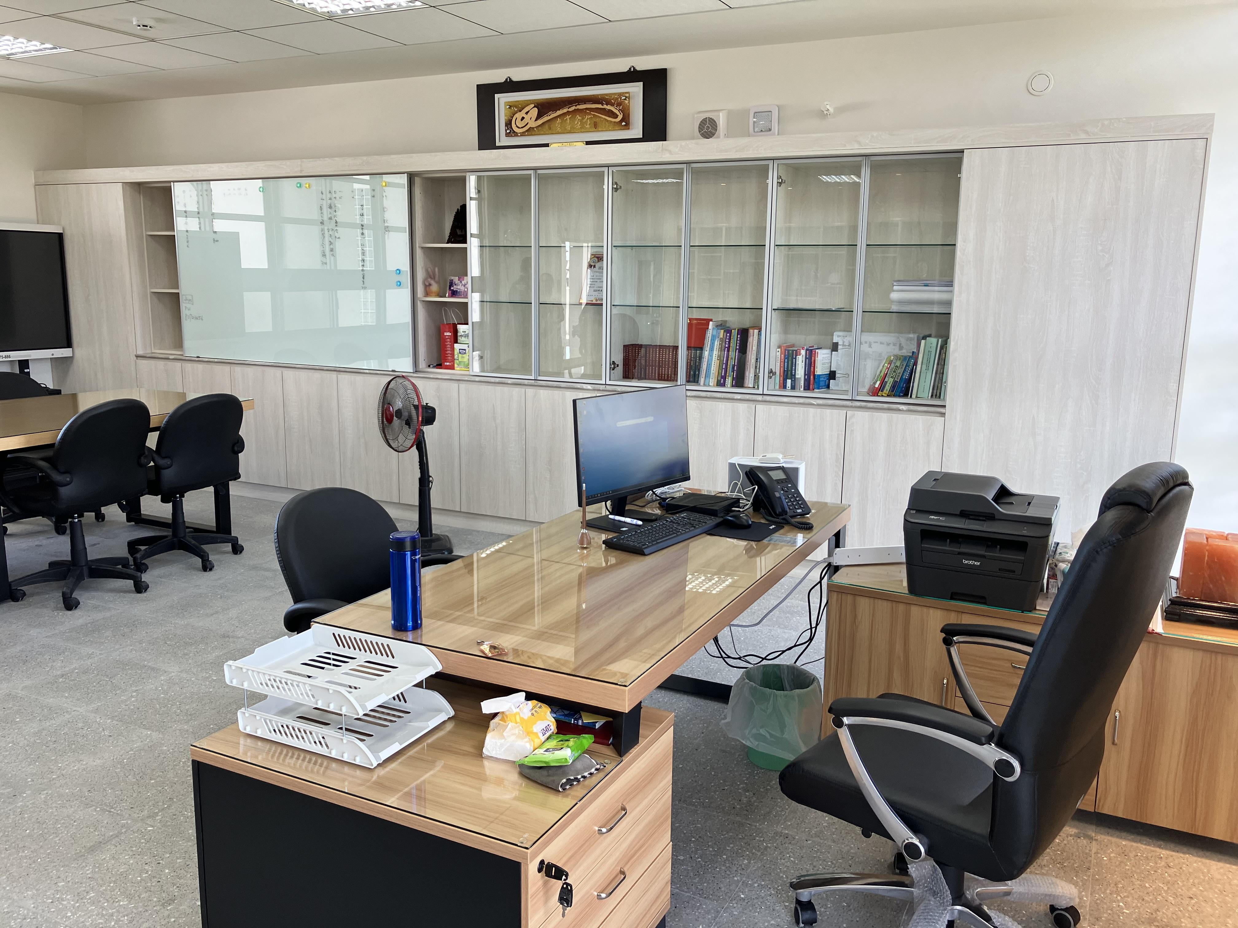 11.1 校長主管桌