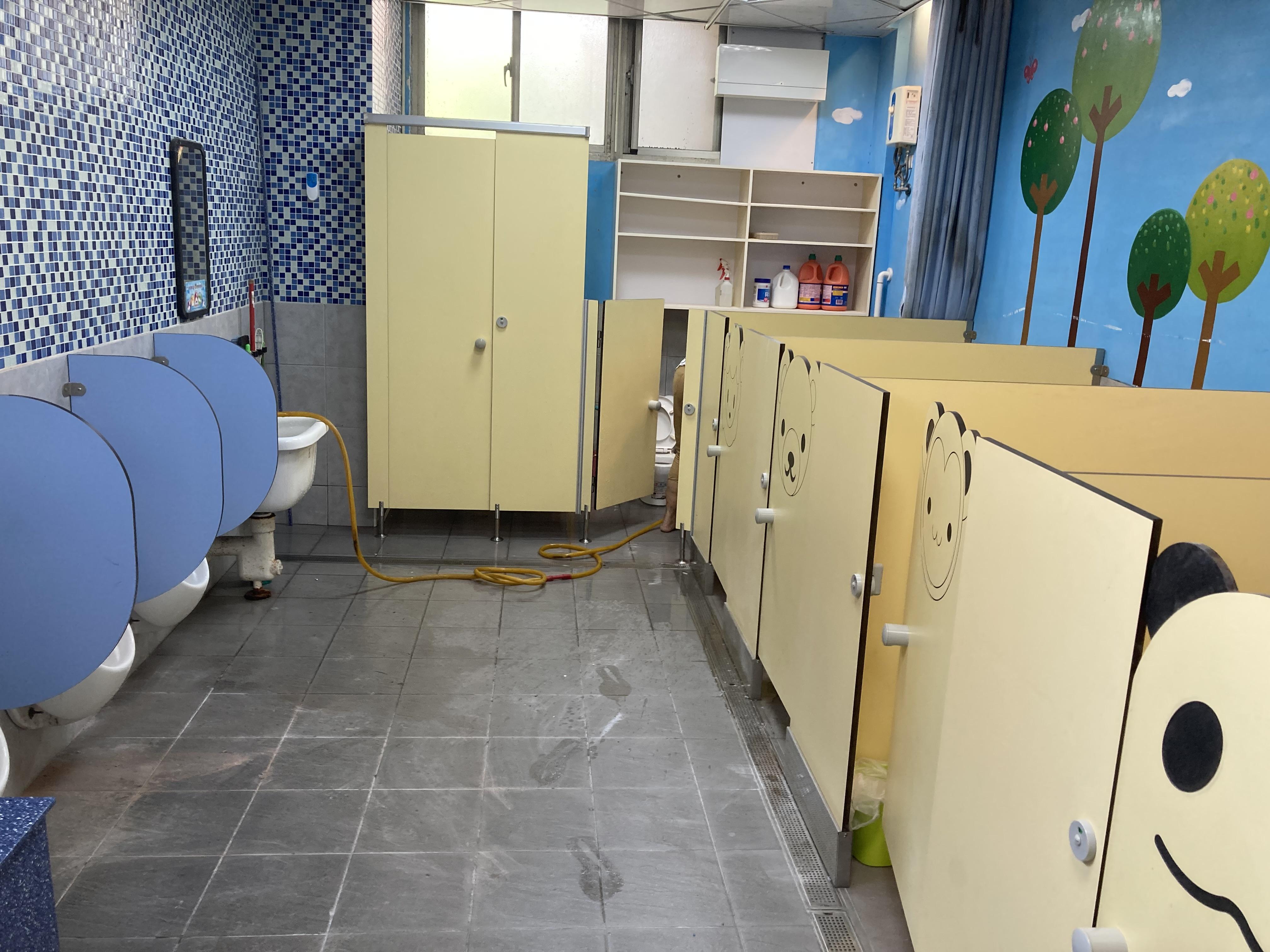 3.2 幼兒 男生女生 隔間導擺