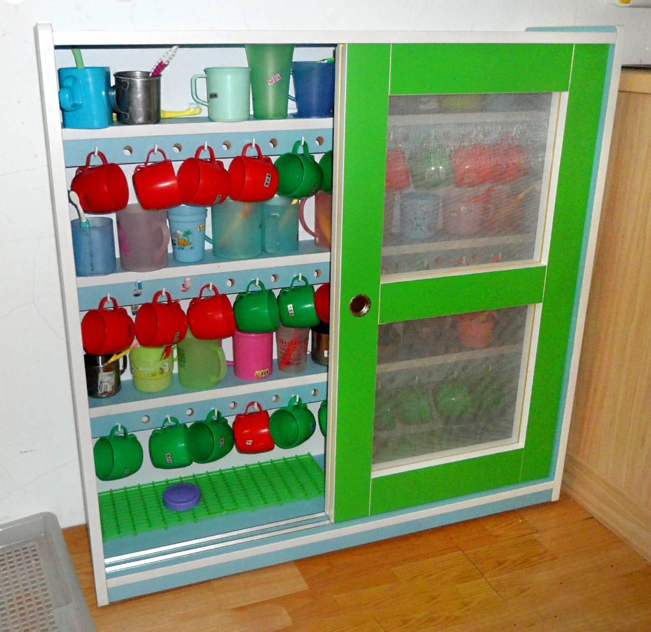 11.5 牙刷茶杯櫃