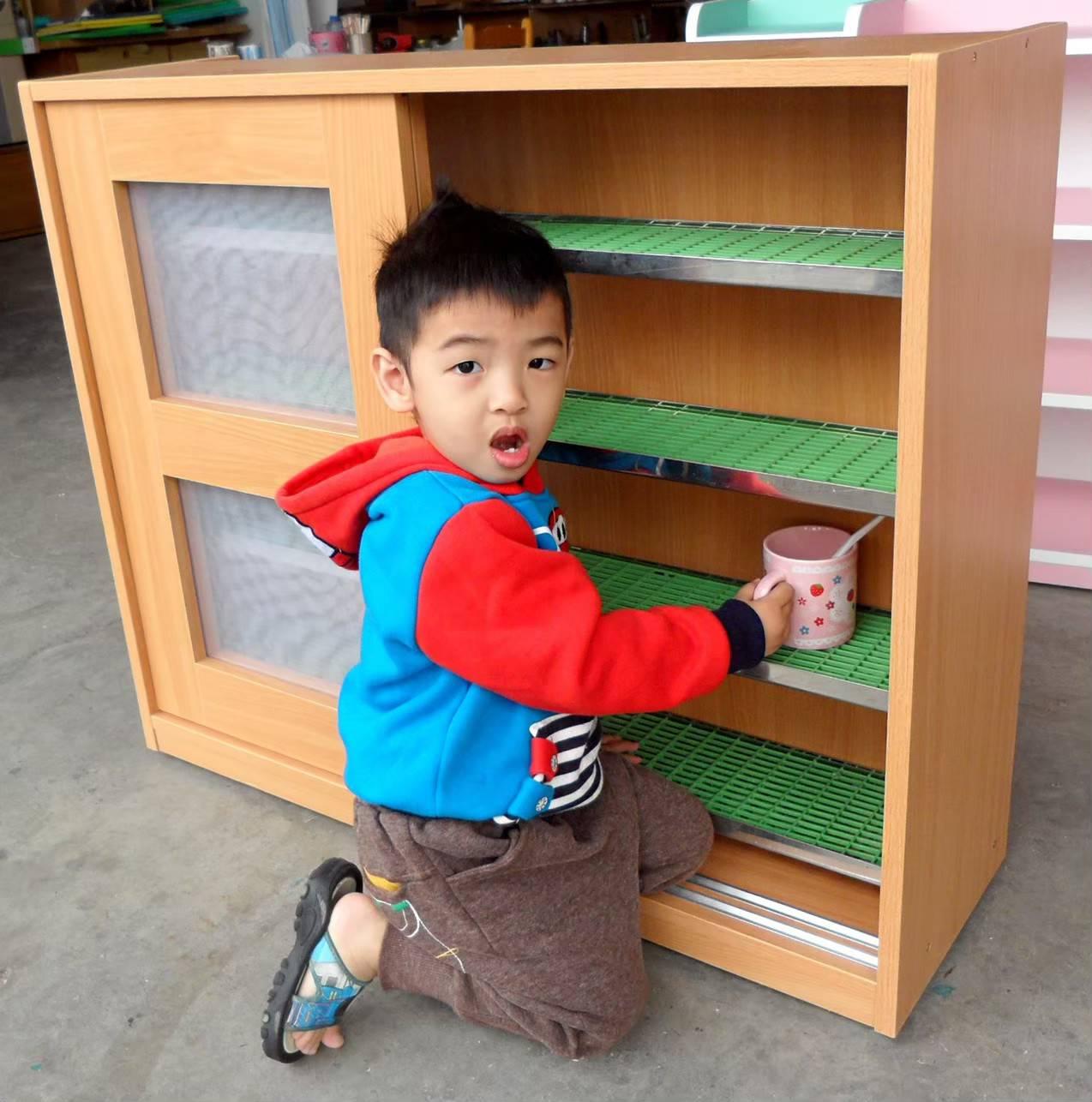 11.6 牙刷茶杯櫃