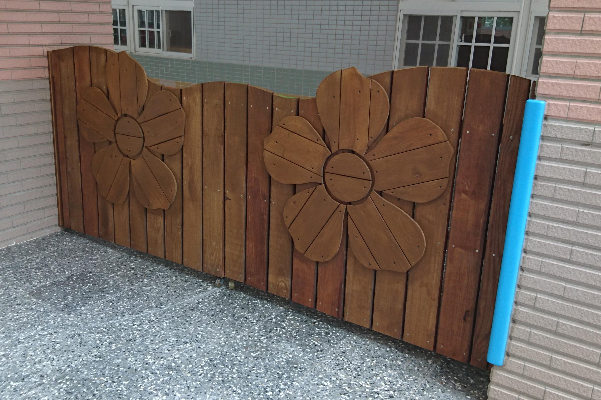 11.3 原木雕刻圍柵