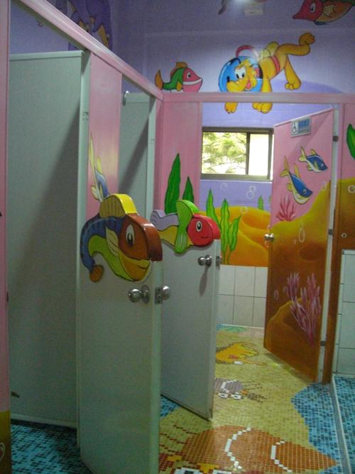 7.5 幼兒 女生馬桶 隔間導板