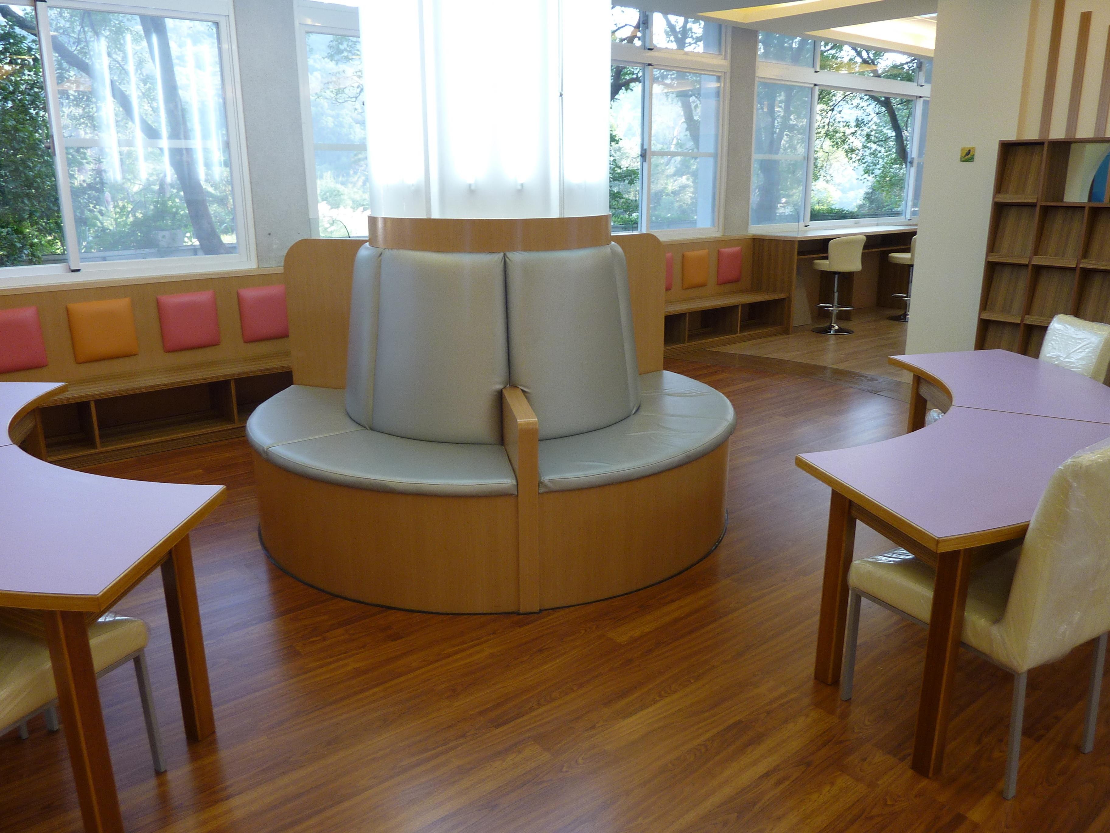 21.2 光柱環柱沙發 東安